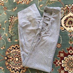 ✨✨Light grey workout leggings with side detail